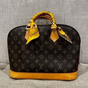 Authentic LV Alma in PM. Doesn’t come with twilly